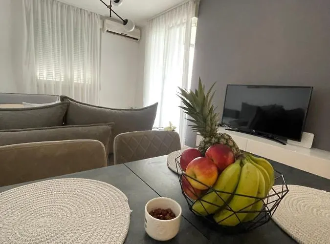 Apartment Naomi Znjan Split