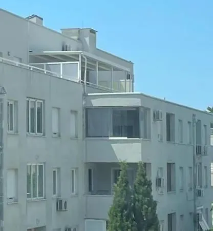 Apartment Naomi Znjan Split Exterior photo